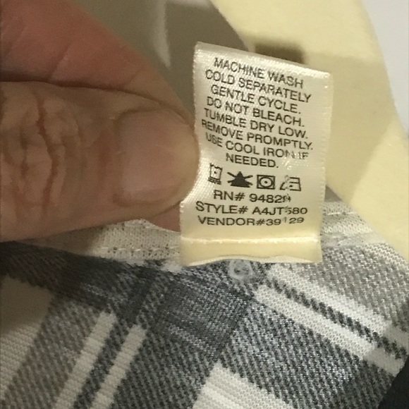 Day Trip Blouse Plaid Long sleeve size Large - Picture 7 of 9